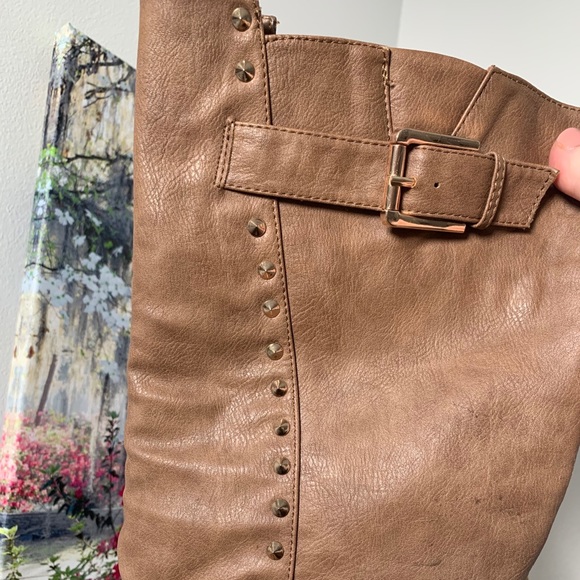 Boots - Picture 7 of 9